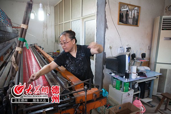 本地企业生产的体育器材