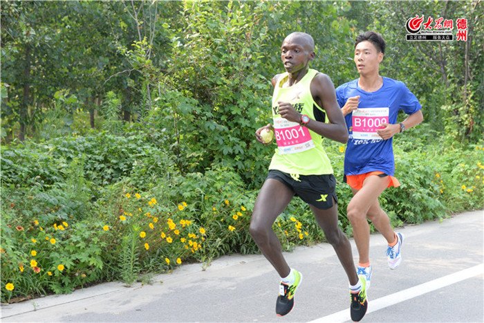 继续了解千余名跑步和旅游爱好者在夏津