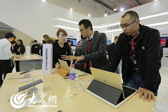 联通秋季交易会人气火爆。