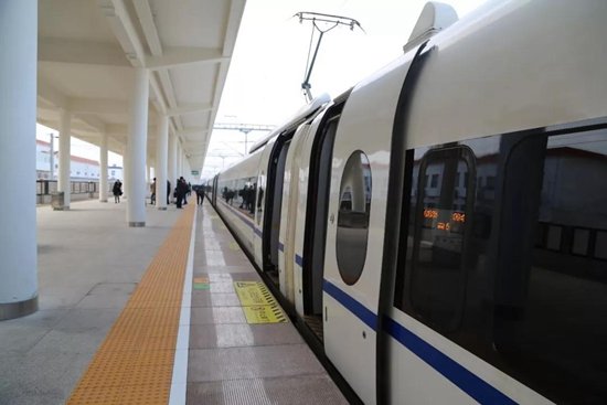以习近平新时代中国特色社会主义思想为