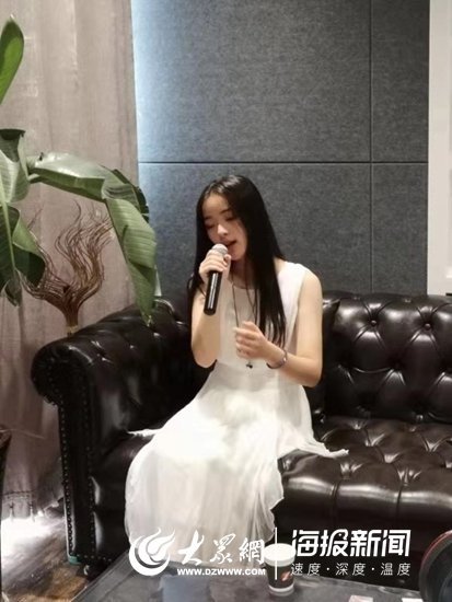 经少女颇具沧桑感的“摇滚派”嗓音重新