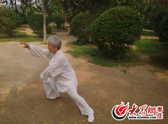 继续了解这座城市的大街小巷里