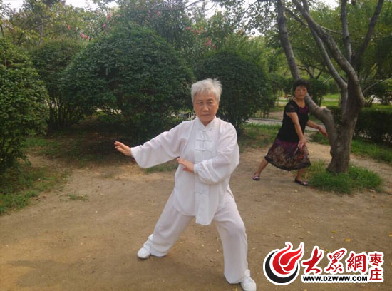 亭台院落间都是属于我们自己的影子