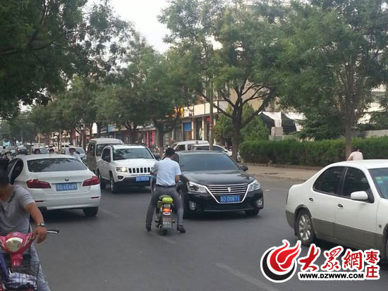 亭台院落间都是属于我们自己的影子