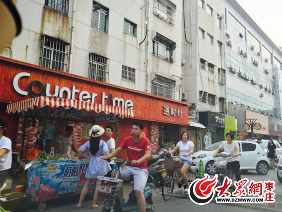 小城的人来人往是你我的匆忙