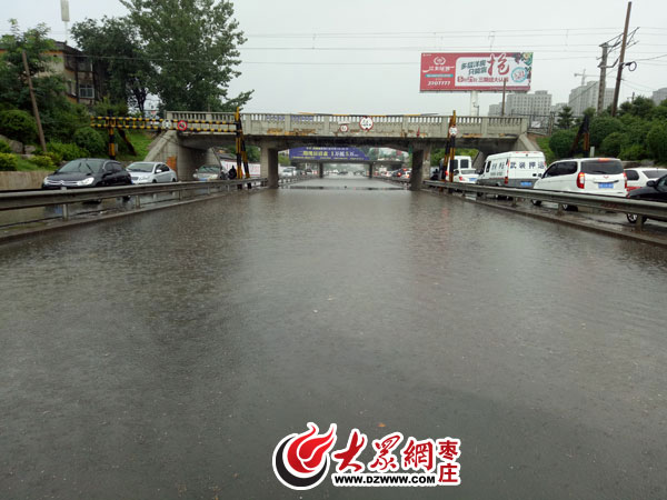 降雨过程中伴有雷电和7～8级短时大风
