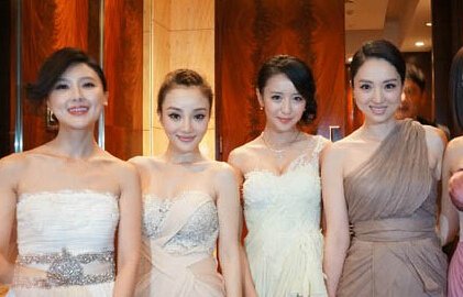 曾在经典琼瑶剧《还珠格格》中饰演“容